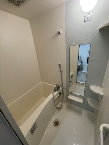 バス・シャワールーム　(参考)同マンション同間取り他部屋の写真