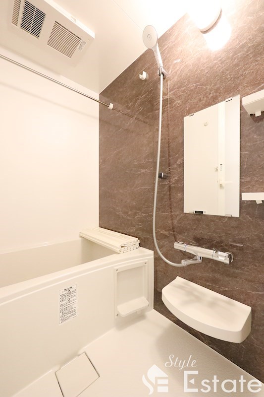 バス・シャワールーム　バスルーム