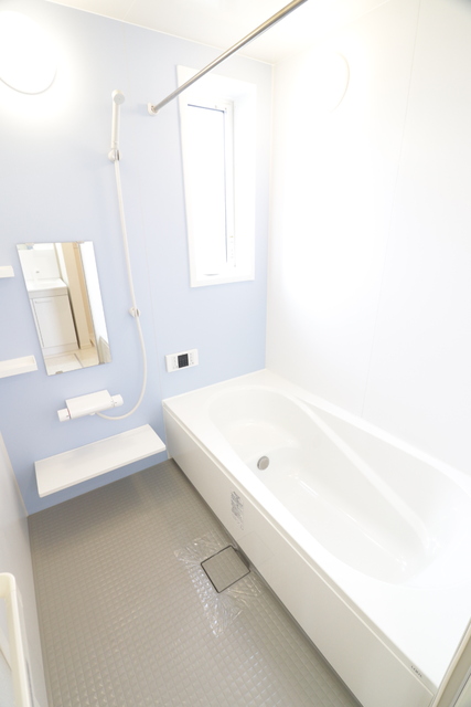 バス・シャワールーム　浴室乾燥機・追焚付きの浴室