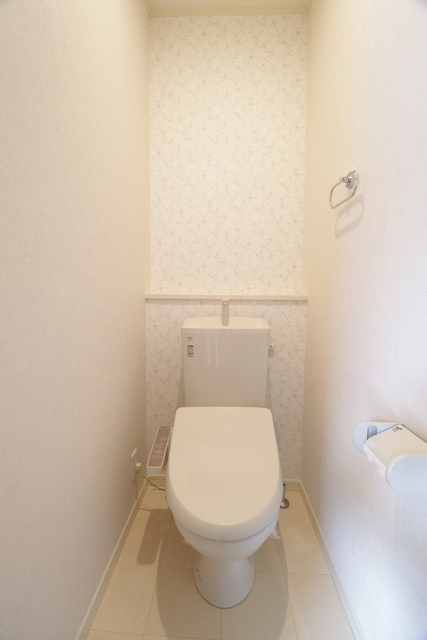 トイレ　洗浄機能付き便座