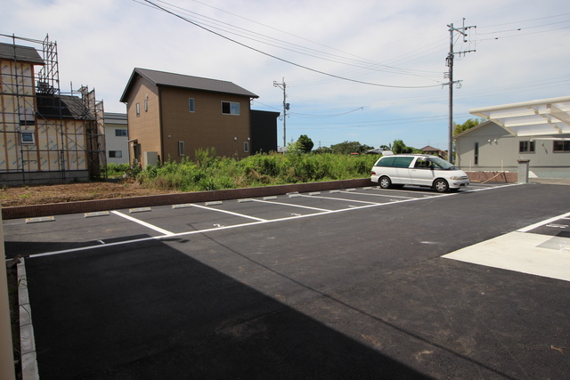 駐車場　駐車場２台目取れます☆