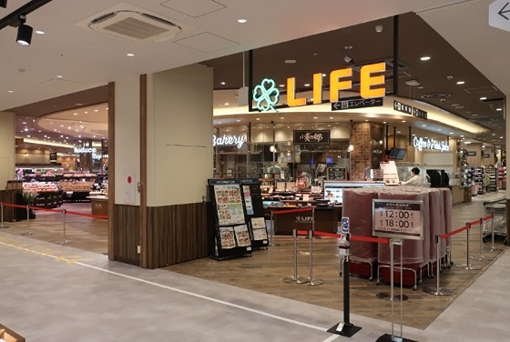 スーパー　ライフ カメイドクロック店（スーパー）まで91m