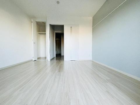 居室・リビング　室内