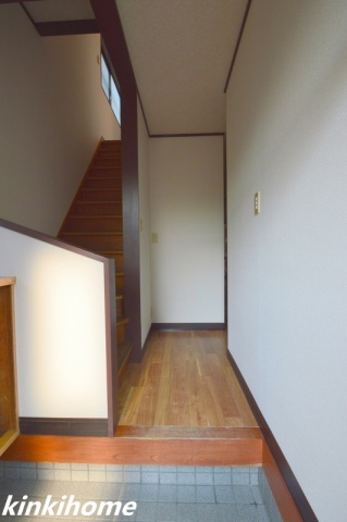 玄関　写真は参考写真となります。現況を優先くださいませ。