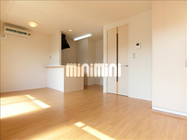 その他　リビングは南向きです。