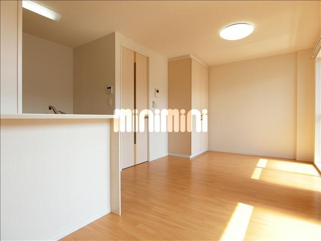 居室・リビング　リビング１１．１帖あります。