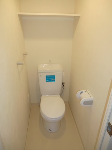 トイレ　別号室の参考写真です。