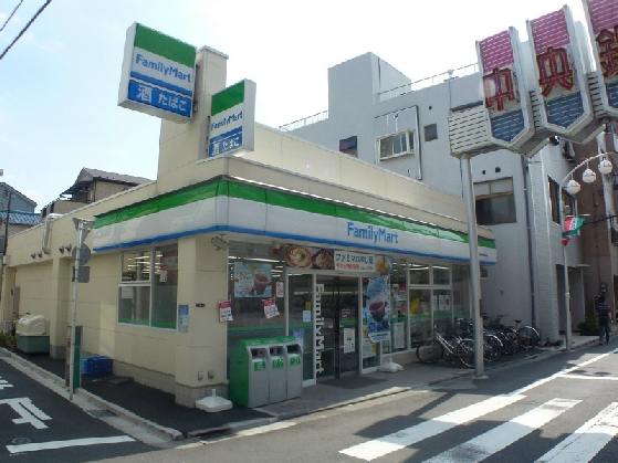 コンビニ　ファミリーマート 大島中央銀座店（コンビニ）まで400m