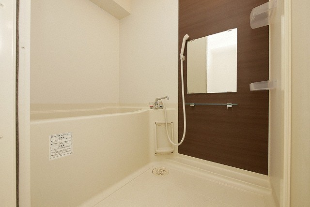 バス・シャワールーム　落ち着いた空間のお風呂です