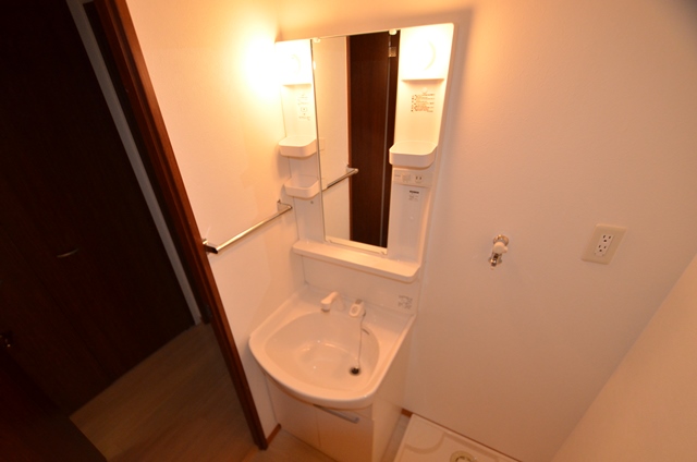 洗面設備　独立洗面化粧台付きでおすすめです！