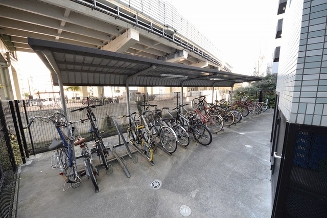 ドラックストア　どらっぐぱぱす赤羽橋駅前店（ドラッグストア）まで291m