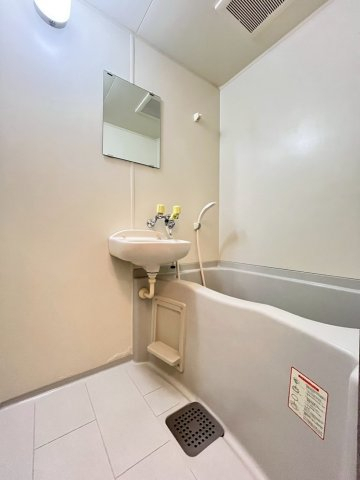 バス・シャワールーム　別号室の画像です。ご参考下さい