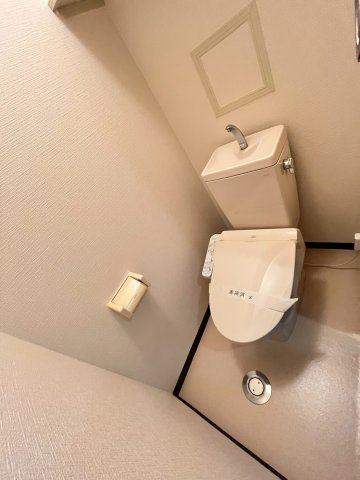 トイレ　別号室の画像です。ご参考下さい。