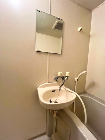 洗面設備　別号室の画像です。ご参考下さい