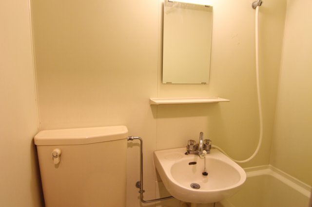 洗面設備　他のお部屋の参考写真となります。