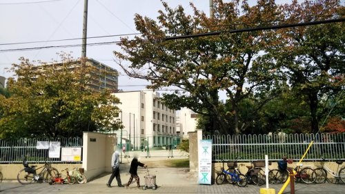 小学校　大阪市立中津小学校（小学校）まで835m