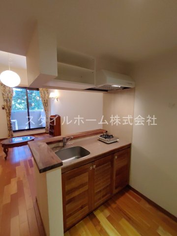 キッチン　別部屋写真です。