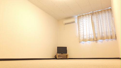 居室・リビング　家具家電設置済みです。