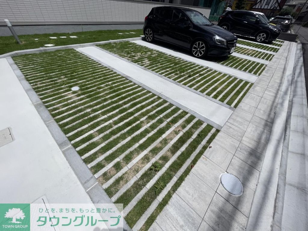 駐車場　庭