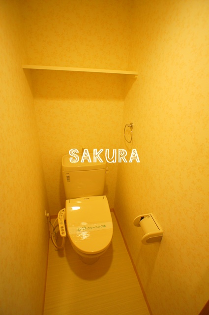 トイレ　落ち着いた色調のトイレです♪