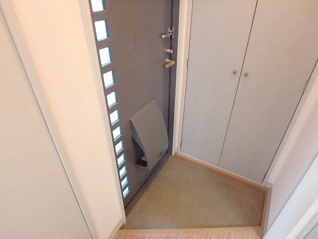 玄関　過去の募集時のお写真です。