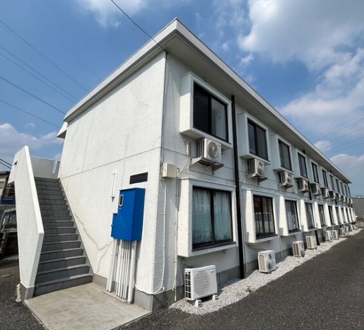 建物外観　◇2階建ての2階