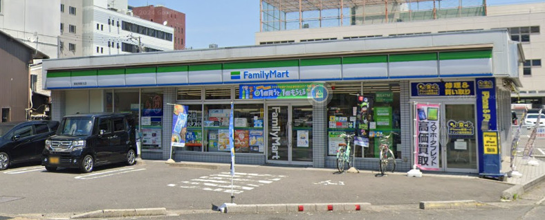 コンビニ　ファミリーマート 岐阜鶴田町店（コンビニ）まで203m