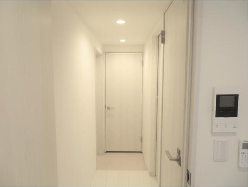 玄関　※別部屋の参考写真です。