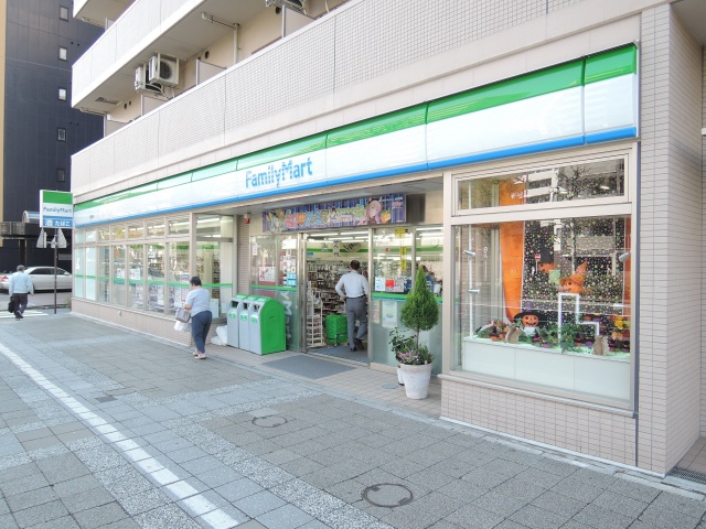 コンビニ　ファミリーマートますや古市場店（コンビニ）まで399m
