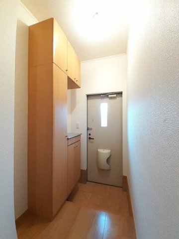 玄関　シンプルで使いやすい玄関です