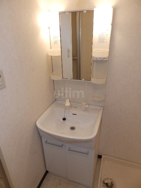洗面設備　※同タイプの他のお部屋です