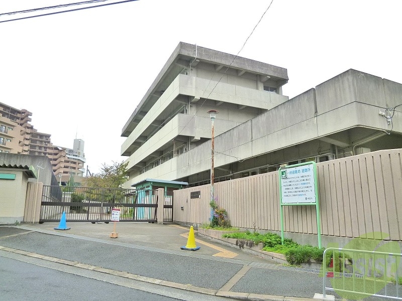 小学校　山田第五小学校（小学校）まで559m