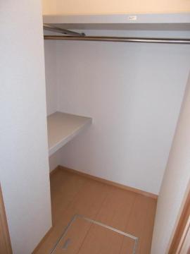 収納　ウォ―クインクローゼット