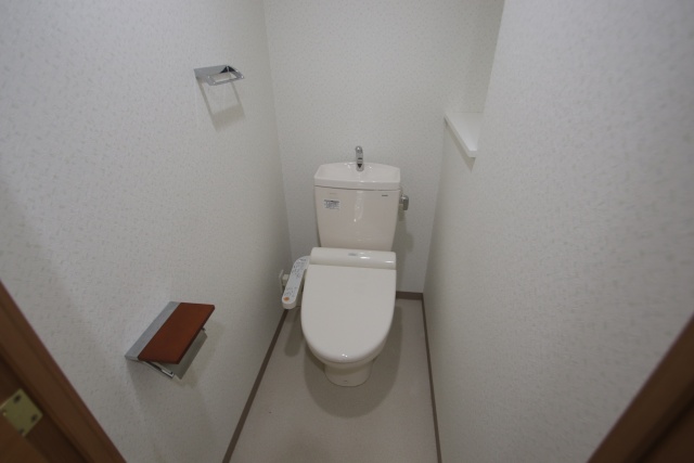 トイレ　※別室の参考写真の為、現況優先です。