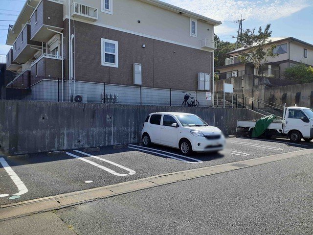 駐車場　車をお持ちの方に嬉しい駐車場付きの物件です