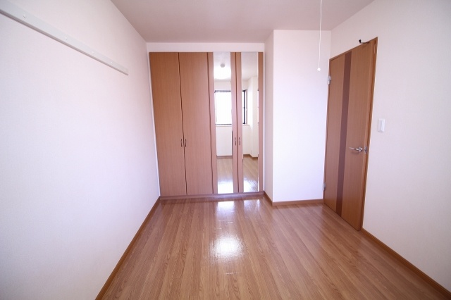 その他部屋・スペース　落ち着いて過ごせるお部屋なので、寝室にいかがでしょうか