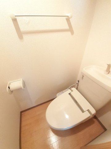 トイレ　清潔感のあるトイレです