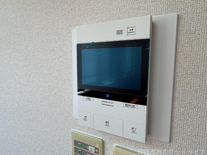セキュリティ　安心のモニター付きインターホンです。