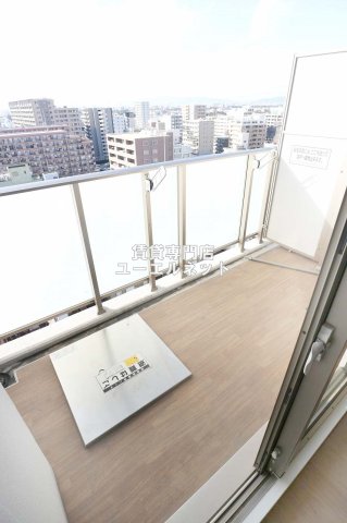バルコニー　バルコニー付きで採光＆風通し良好！