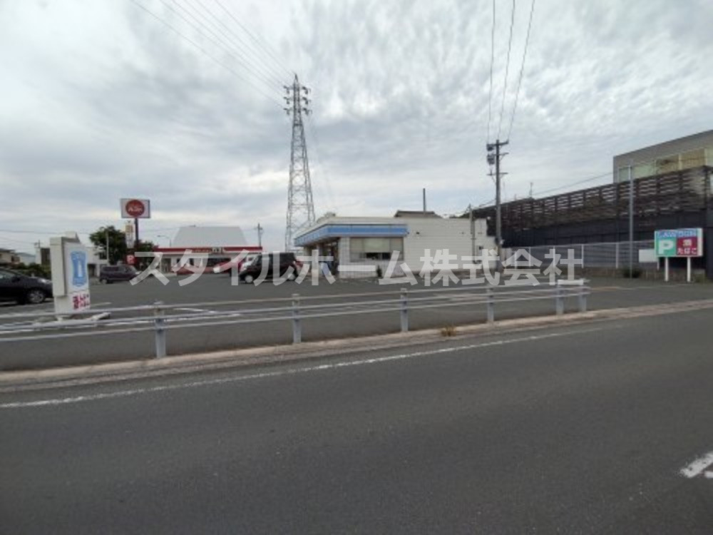 コンビニ　ローソン 豊橋江島店（コンビニ）まで674m