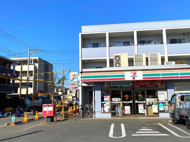 コンビニ　セブンイレブン矢野口中央店（コンビニ）まで374m