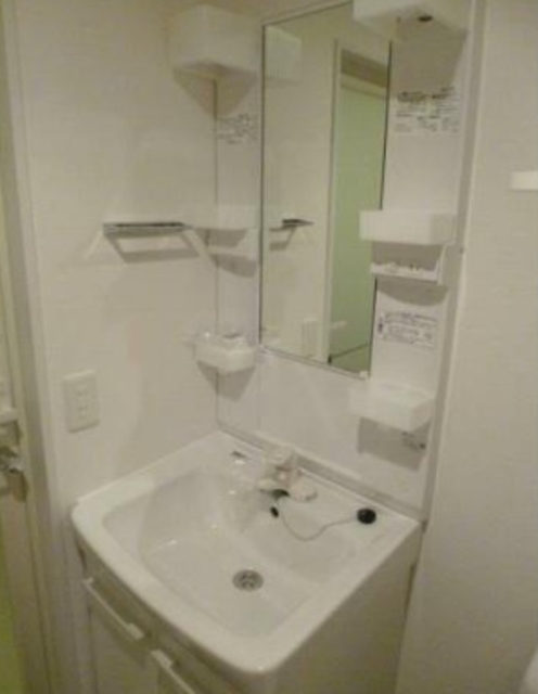 洗面設備　同仕様参考写真