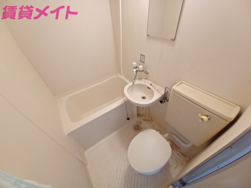 バス・シャワールーム　同物件別部屋写真