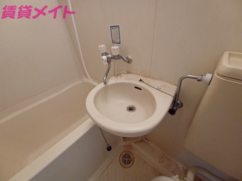 洗面設備　同物件別部屋写真