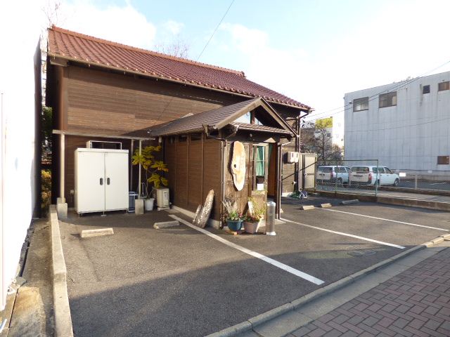 飲食店　手打ちそば処　谷屋（飲食店）まで490m