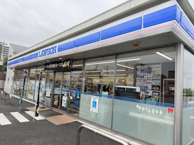コンビニ　ローソンさいたま浦和美園店（コンビニ）まで882m