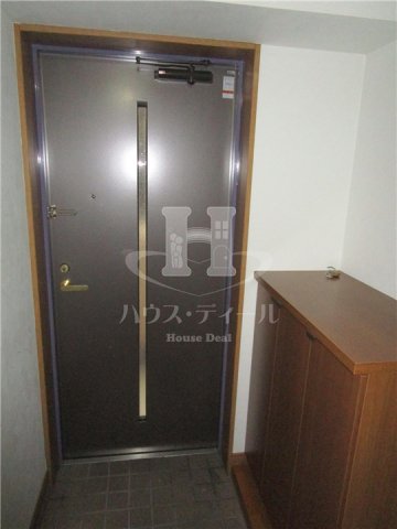 玄関　収納もある玄関です