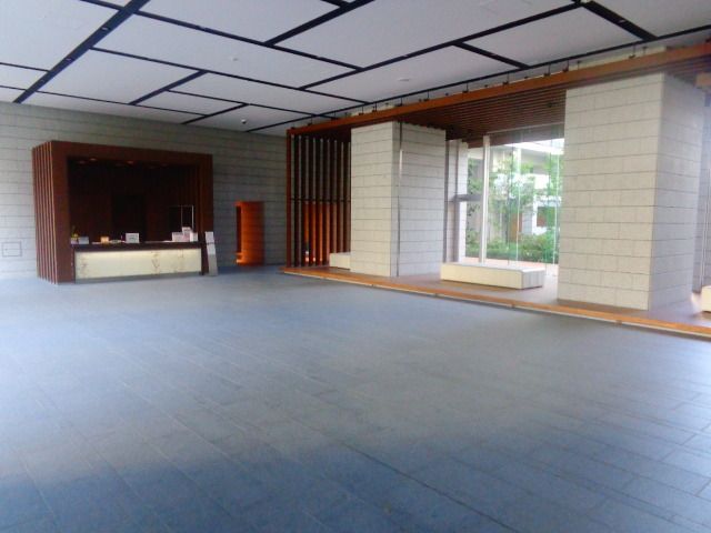 エントランス　ロビー
