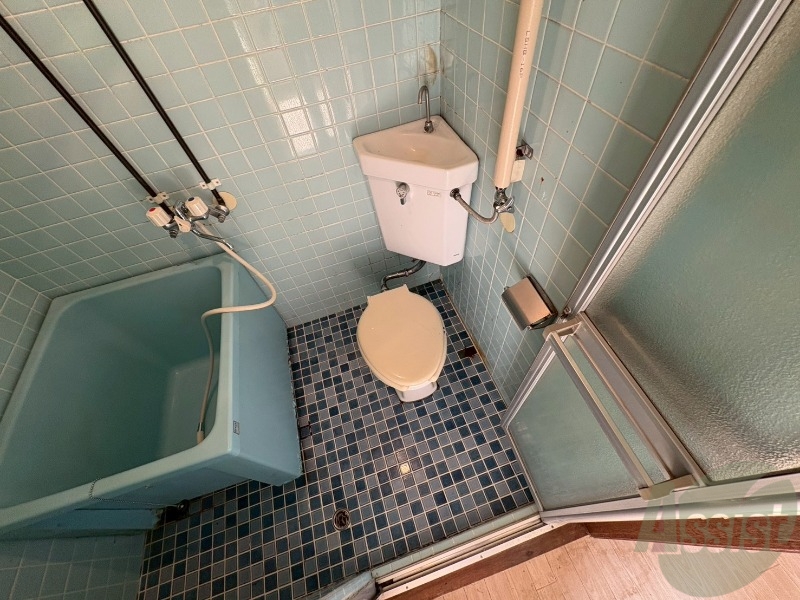 トイレ　こちらはトイレです。清潔感があり、安心して使用できます。