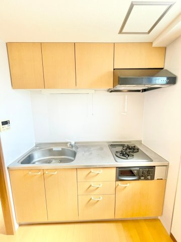 キッチン　※別部屋参考画像です。